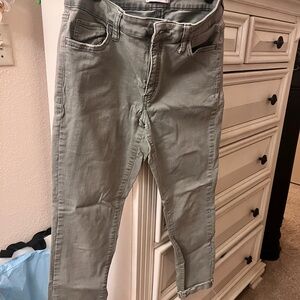 (9) Women's Green Crop Jeans.Stretch. Soft!